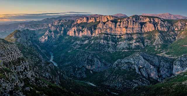 Tourisme dans les Alpes de Haute Provence autour de nos chambres d'hôtes du domaine de JI